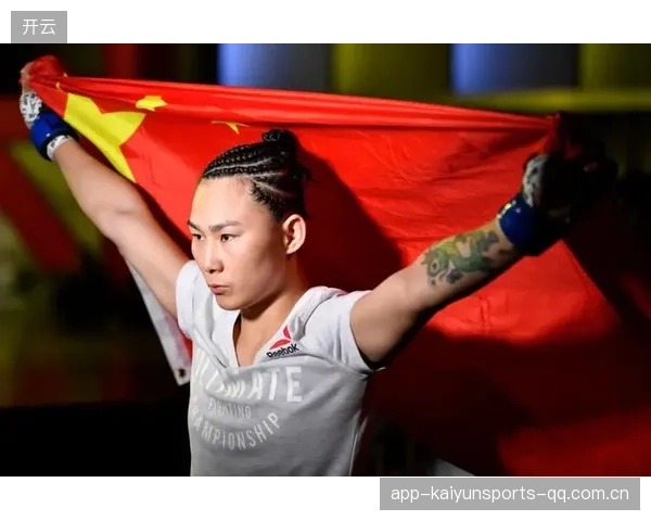 UFC怒砸对手终结比赛：逆境中的爆发力量