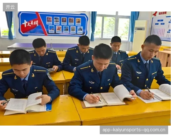 团队成长的秘密武器：训练中球员互相指导，营造浓厚学习氛围